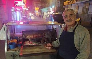 42 senedir bu kaldırımdan ayrılmadı