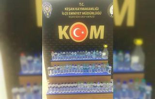 62 adet pet şişe içinde sahte rakı ele geçirildi
