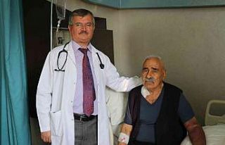 87 yaşındaki hastanın 5 damarı tek seansta açıldı