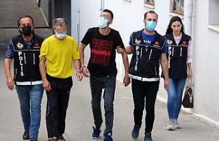 Adana’da iki torbacı tutuklandı