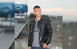 Adana’da motosiklet ile kamyonet çarpıştı: 1...