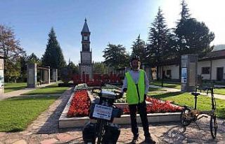 Afrikalı çocukların durumuna dikkat çekmek için...