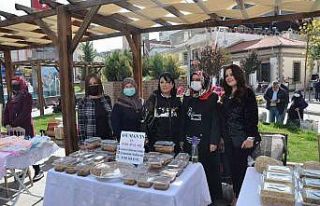 Afyonkarahisar Valisi Gökmen Çiçek’in eşi Sümeyra...