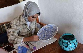 Ahlat çini ve seramikleri bayanların eliyle yeniden...