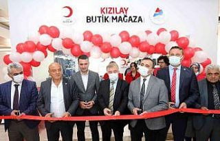 AİÇÜ’de Kızılay giyim mağazası açıldı
