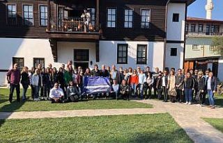 Akademisyenler tarihi ve doğal güzelliklere hayran...