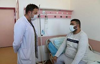 Akrabalarından öğrenip 450 kilometre yol geldi,...