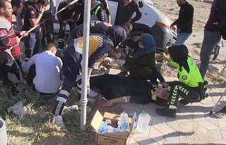 Aksaray’da kamyon ile işçi taşıyan minibüs...