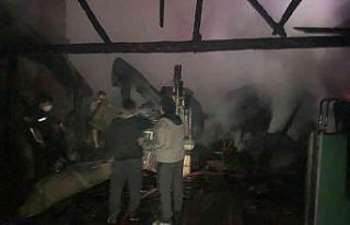 Alevlere teslim olan kereste atölyesi kül oldu