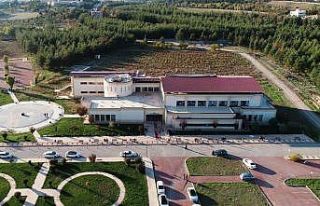 Ali Emiri’nin adı Dicle Üniversitesi Merkez Kütüphanesinde...