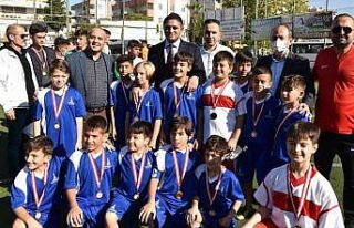 Aliağa’da Cumhuriyet kupası sahiplerini buldu