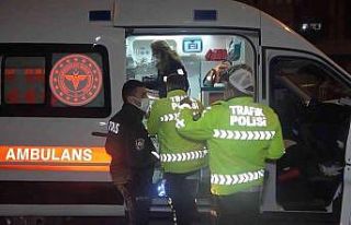 Alkollü sürücü kırmızı ışıktaki araçlara...