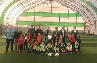 Altıntaş’ta ilkokullar arası halı saha turnuvası