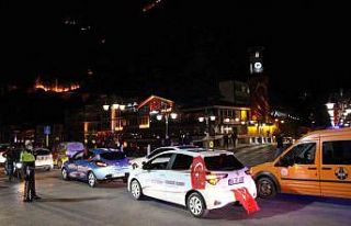 Amasya Belediyesinden cumhuriyet konvoyu ve bando...