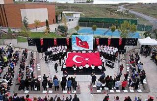 Anıtkabir’den gelen şanlı Türk bayrakları 98...