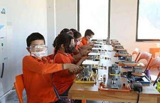 Antalya Bilim Merkezi’nin kapıları öğrencilere...