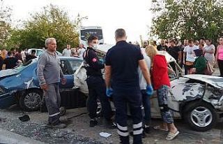 Antalya’da 7 aracın karıştığı kazada ortalık...