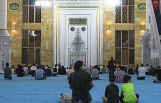 Antalya’da Mevlit Kandili camilerde dualarla idrak...