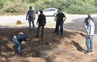 Antalya’da mezar şeklindeki tümsek polisi alarma...