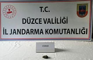 Aracın direksiyon kutusundan uyuşturucu çıktı
