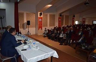 Arguvan’da depremde hasar gören ev ve ahırların...