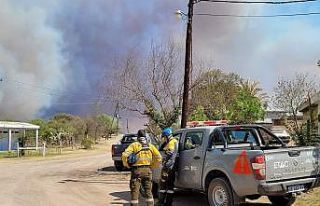 Arjantin’de çıkan orman yangınlarından 2 kişi...