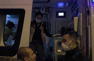 Ataşehir’de duvara çarpan şoför araçta bayıldı:...