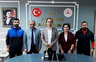 Ayak tenisine Altınova damgası