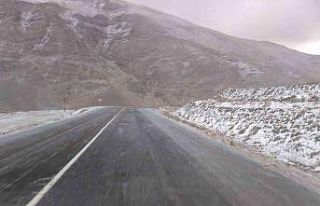 Bahçesaray’da kar yağışı