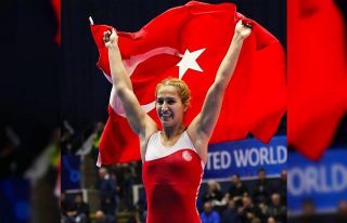 Bartın Üniversitesi mezunu Buse Tosun Çavuşoğlu,...