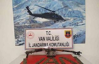 Başkale’de silah ve mühimmat ele geçirildi