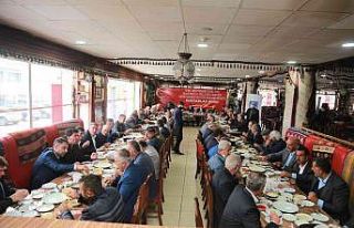 Başkan Akman, kahvaltıda muhtarlarla bir araya geldi