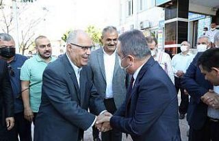 Başkan Böcek hal esnafı ile bir araya geldi