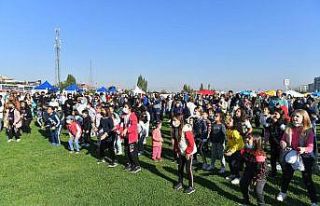 Başkan Büyükkılıç’tan yürüyüş şenliğinde...