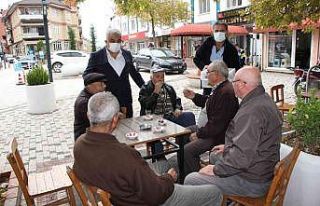 Başkan Çalışkan, kandil lokumu dağıttı