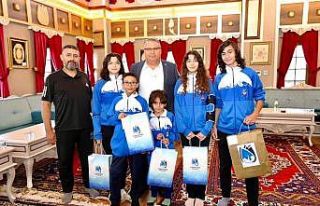 Başkan Çerçi şampiyonları ödüllendirdi