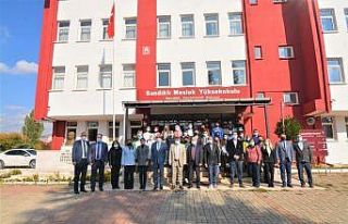 Başkan Çöl üniversite öğrencileri ile bir araya...