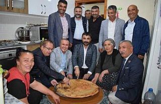 Başkan Kazgan ve MHP’li heyet ev sohbetlerinde...