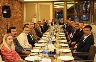 Başkan Köse, sosyal tesislerde muhtarlarla bir araya...