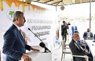 Başkan Köse’den, girişimci kadınlara kovan desteği