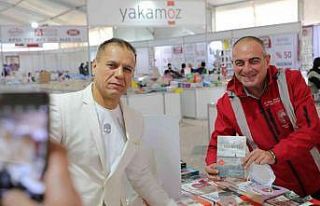 Başkan Sertaslan Kitap Fuarı’nı ziyaret etti