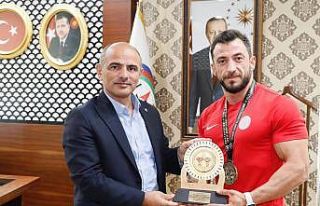Başkan Söğüt’ten şampiyona tebrik