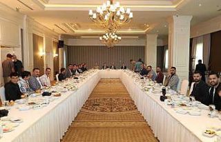 Başkan Vekili Aydın basın mensuplarıyla bir araya...