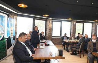 Başkan Yalçın muhtarlarla bir araya geldi