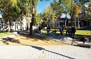 Battalgazi’deki parklarda revize çalışmaları...