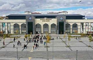 Bayburt Üniversitesi Spor Salonuna Milli Boksör...