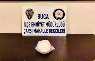 Bekçilerin durduğu araçtan yarım kilo uyuşturucu...