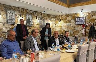 Belediye Başkanından, personeline veda yemeği