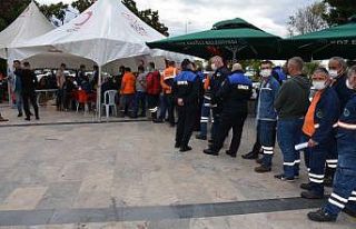 Belediye işçilerinden toplu kan bağışı