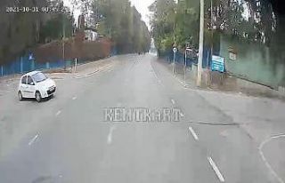 Belediye otobüsü ile otomobil çarpıştı, kadın...
